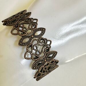 Copper tone stretchy bracelet